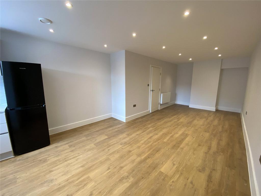 Kitchen / Lounge