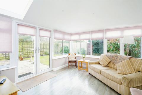 14 Birch Drive, Bradwell Village, Burford, OX18 4XH