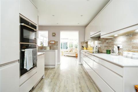 14 Birch Drive, Bradwell Village, Burford, OX18 4XH