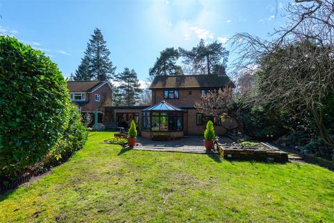 3 bedroom detached house for sale, Roundway, Camberley, Surrey, GU15