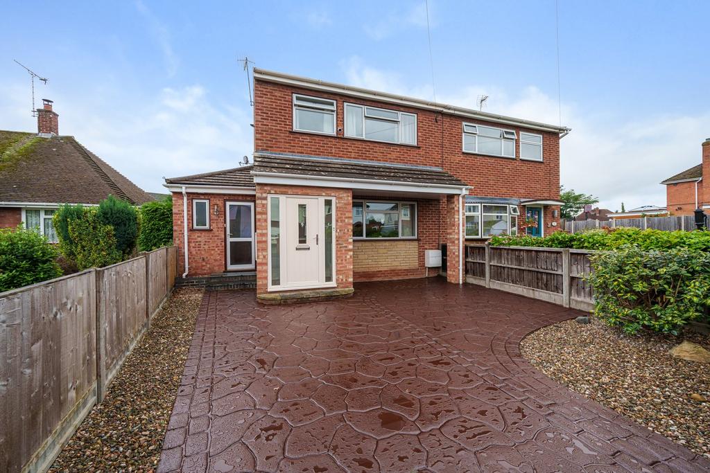 Field Road, Worcester WR3 3 bed semidetached house for sale £315,000