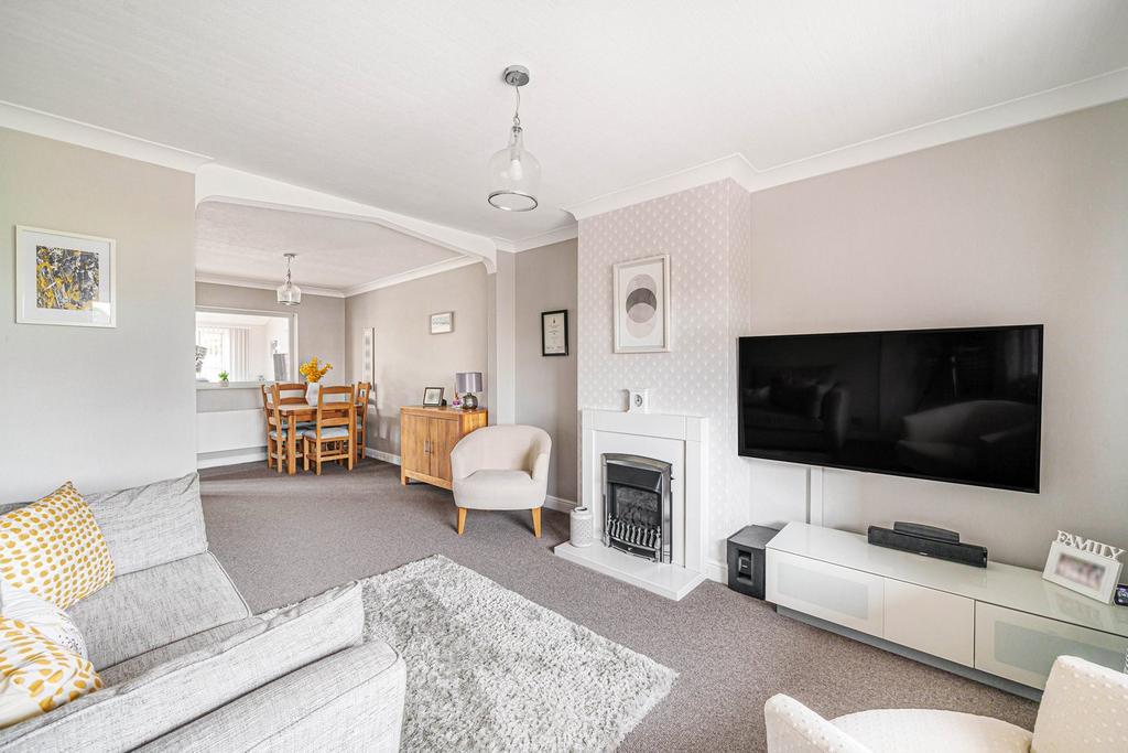 Field Road, Worcester WR3 3 bed semidetached house for sale £315,000