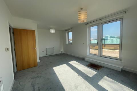 3 bedroom penthouse to rent, Cecil Road, Enfield EN2