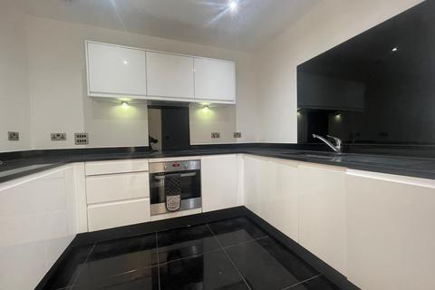 3 bedroom penthouse to rent, Cecil Road, Enfield EN2