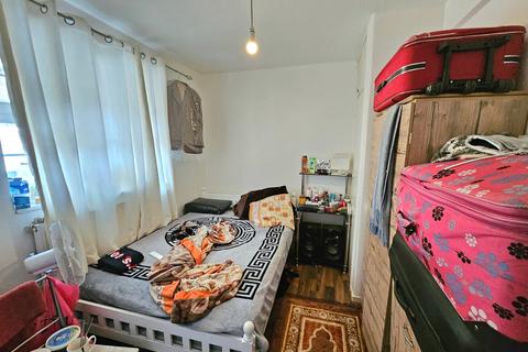 8 bedroom flat for sale, Duckett Street, London, E1 4SP