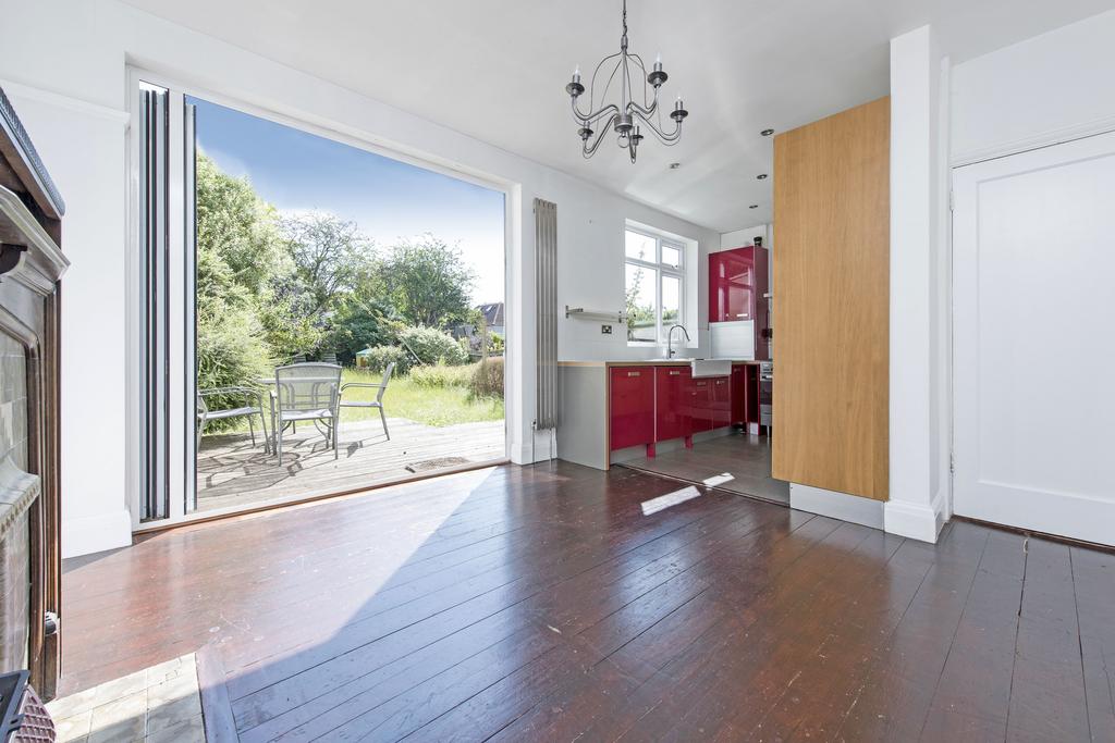 Tilehurst Road, SW18 3 bed end of terrace house to rent £2,800 pcm (£