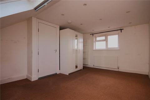 1 bedroom in a house share to rent - High Street, Harlington, Hayes, UB3