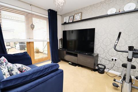 4 bedroom terraced house for sale, Oberon Grove, Street