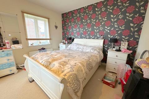 3 bedroom semi-detached house for sale, Rosneath Close, Wolverhampton WV4