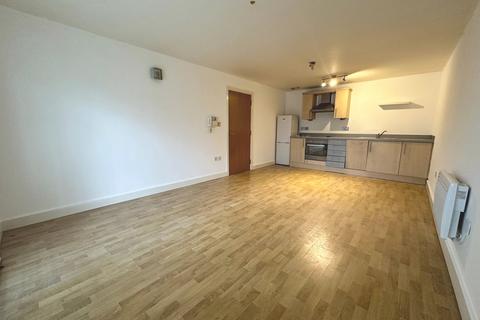 2 bedroom flat to rent, Bevan Court, Warrington, Manchester WA4