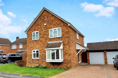 4 bedroom detached house for sale - Royce Close, Dunstable LU6