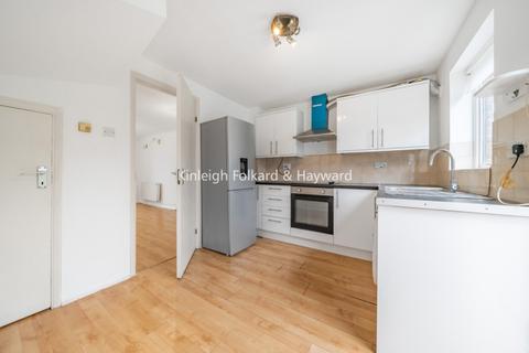 2 bedroom house to rent, Courtney Road London SW19