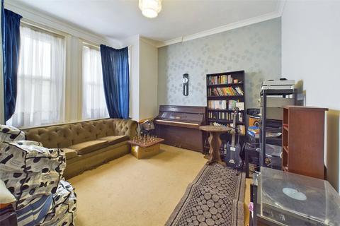 28 Drummond Road, Bournemouth, BH1 4DS