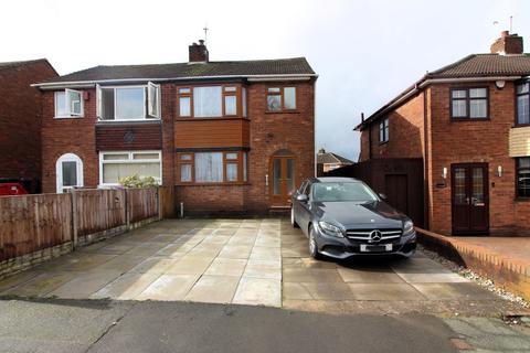 3 bedroom semi-detached house to rent, Five Oaks Road, Willenhall