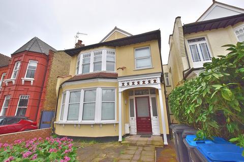 8b Grovelands Road, London, N13 4RH