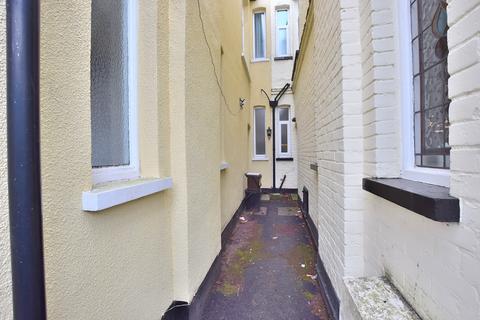 8b Grovelands Road, London, N13 4RH
