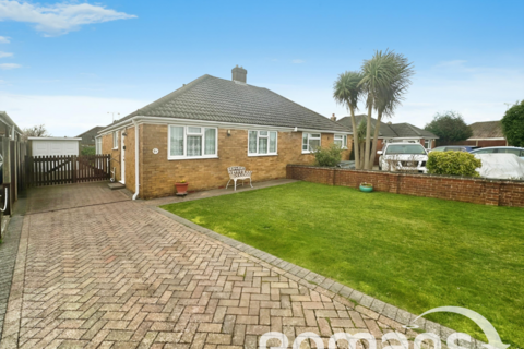 2 bedroom bungalow for sale, Shipton Way, Basingstoke, Hampshire