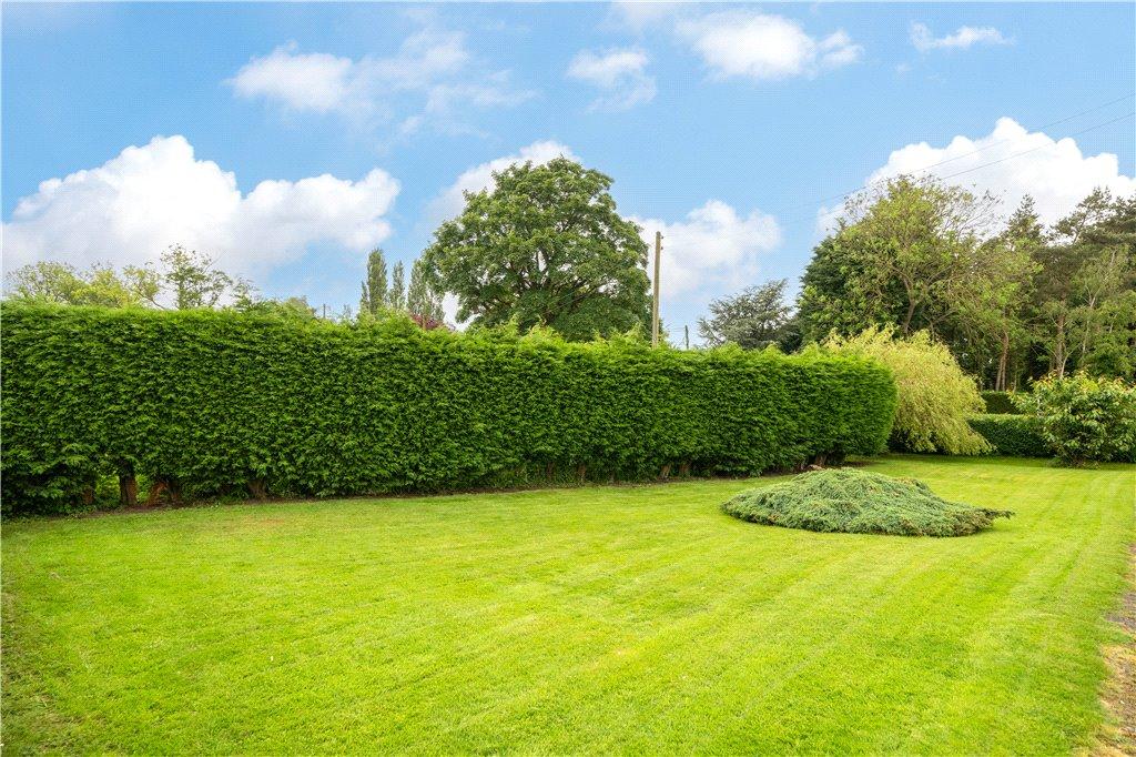 Lawned Gardens