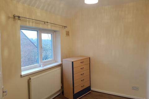 3 bedroom terraced house to rent, Glascote Road, Glascote B77