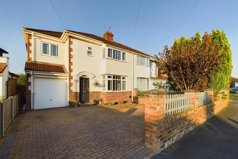 4 bedroom semi-detached house for sale, Meadowsway, Upton-by-Chester, CH2