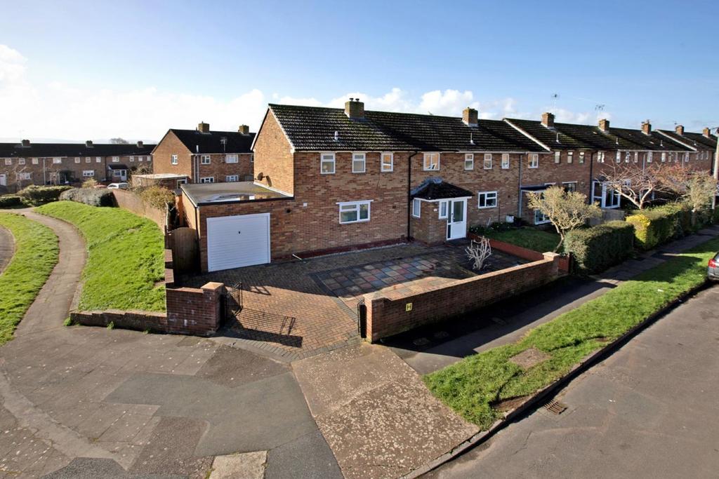 St. Albans Place, Taunton TA2 3 bed end of terrace house for sale £