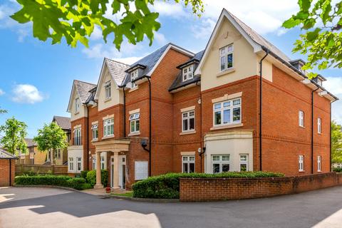 2 bedroom flat for sale, Reigate Hill, Cedar Rise, RH2