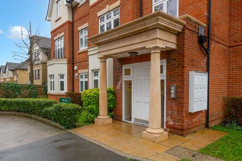 2 bedroom flat for sale, Reigate Hill, Cedar Rise, RH2