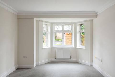 2 bedroom flat for sale, Reigate Hill, Cedar Rise, RH2