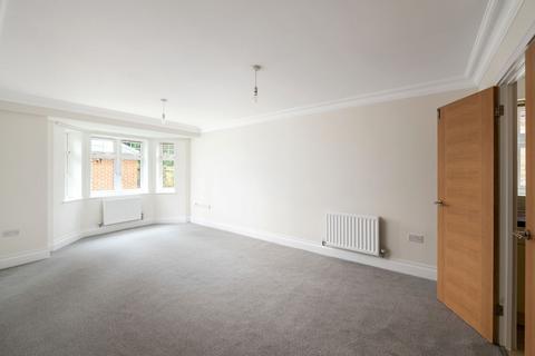 2 bedroom flat for sale, Reigate Hill, Cedar Rise, RH2