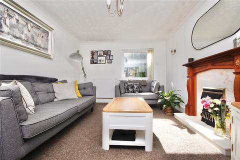 3 bedroom semi-detached house for sale - Andros Close, Ipswich, Suffolk, IP3