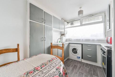 3 bedroom flat to rent, Fowler Close, Battersea, London, SW11