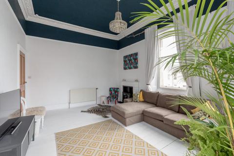 100/1 Ferry Road, Edinburgh, EH6 4PG