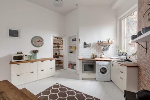 100/1 Ferry Road, Edinburgh, EH6 4PG