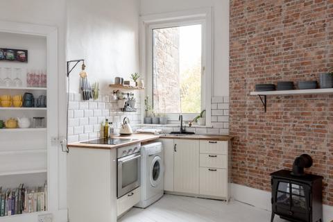 100/1 Ferry Road, Edinburgh, EH6 4PG
