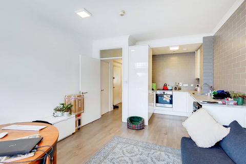 1 bedroom flat to rent, Navarino Road, London Fields, London, E8