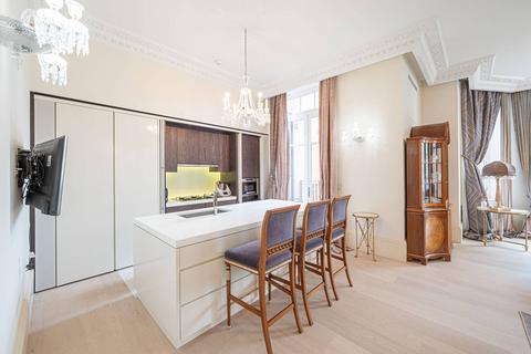 2 bedroom flat for sale, Fitzjohns Avenue,, Hampstead, London, NW3