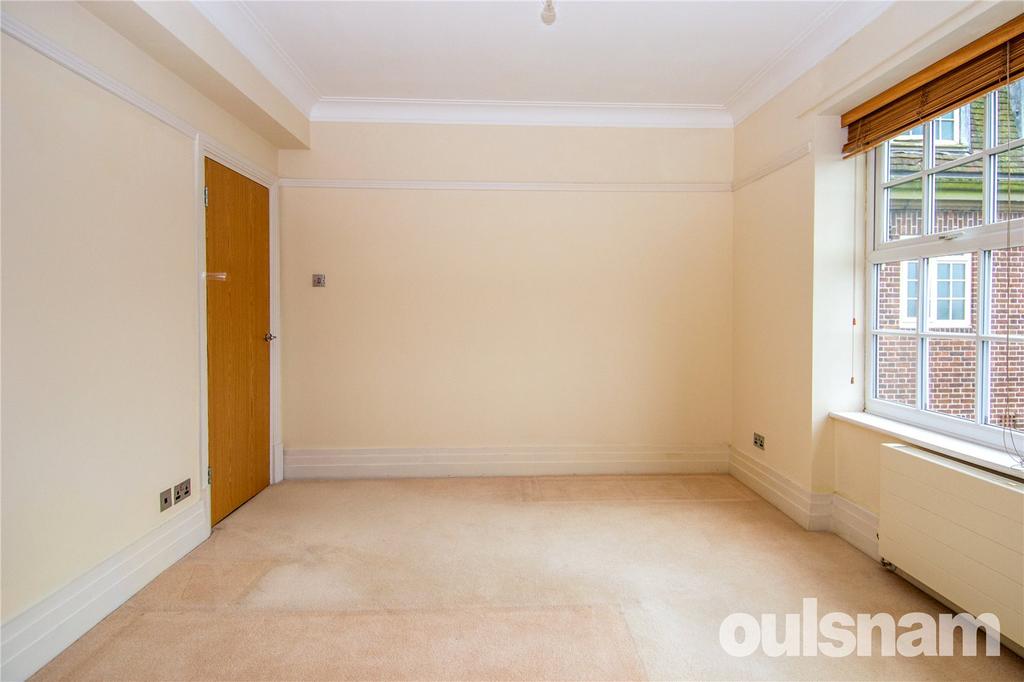 Apartment in West Midlands - More