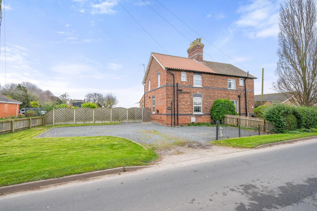 Gaysfield Road, Fishtoft, Boston, PE21 3 bed semidetached house for