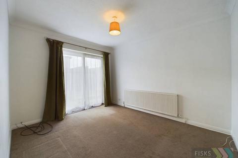 1 bedroom bungalow for sale, Van Diemens Pass, Canvey Island, SS8