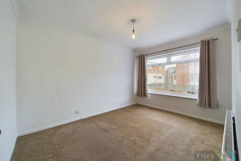 1 bedroom bungalow for sale, Van Diemens Pass, Canvey Island, SS8