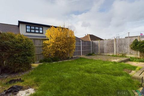 1 bedroom bungalow for sale, Van Diemens Pass, Canvey Island, SS8