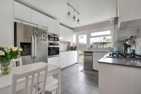 12 Coniston Road, Gunthorpe, Peterborough, PE4 7UE