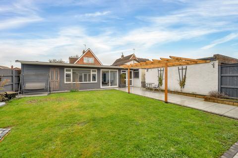 12 Coniston Road, Gunthorpe, Peterborough, PE4 7UE