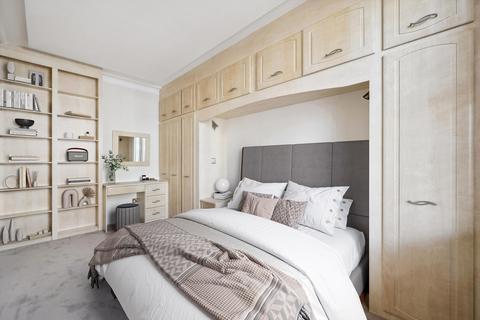 4 bedroom flat to rent, Warwick Gardens, London, W14