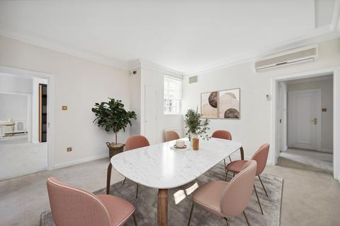 4 bedroom flat to rent, Warwick Gardens, London, W14.