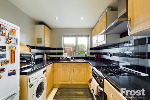 3 bedroom semi-detached house for sale - Hannibal Road, Stanwell, Surrey, TW19