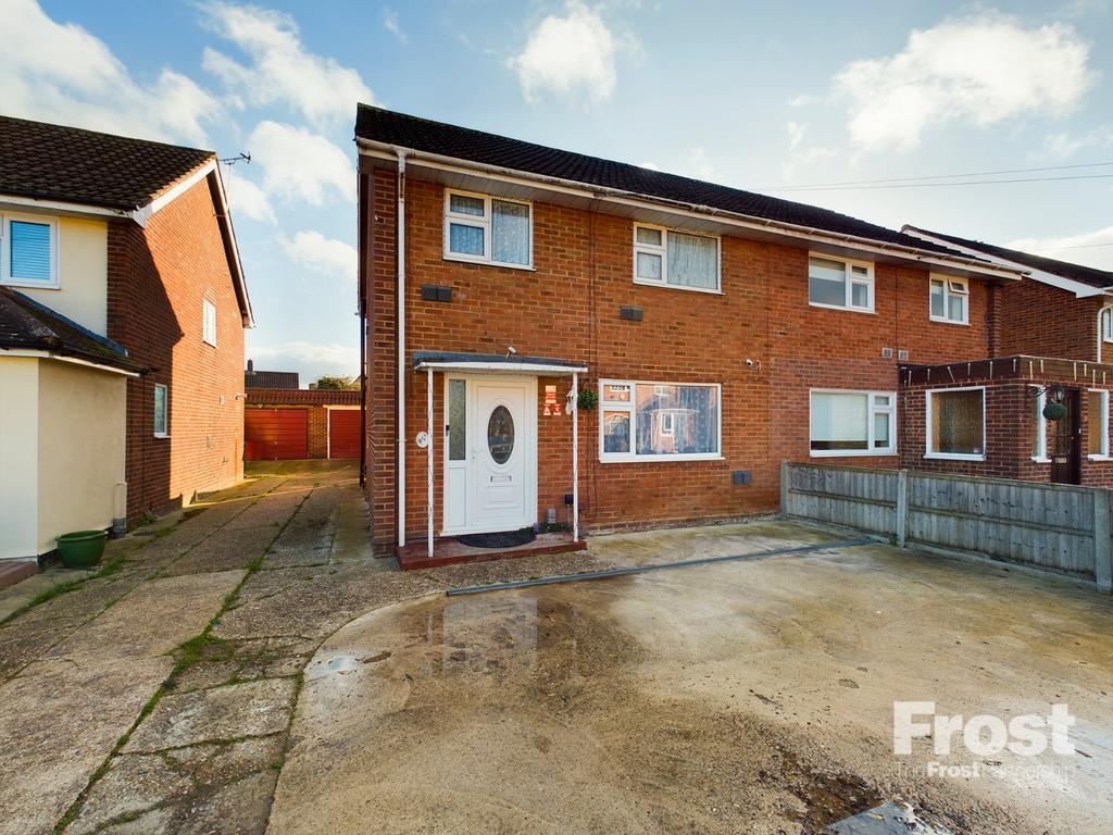 Hannibal Road, Stanwell, Surrey, TW19 3 bed semidetached house for