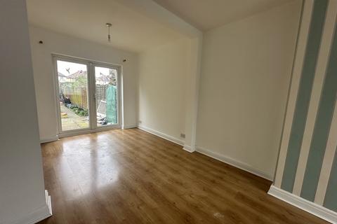 3 bedroom terraced house to rent, Wolverhampton Road,  Oldbury, B69