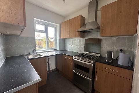 3 bedroom terraced house to rent, Wolverhampton Road,  Oldbury, B69