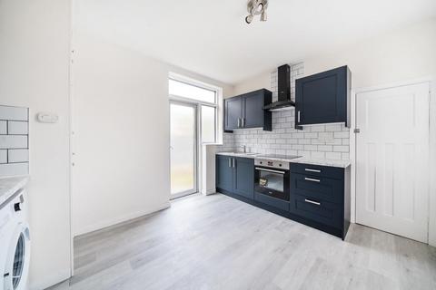 1 bedroom maisonette for sale, Vale Crescent, London